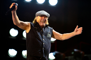 Live Review: AC/DC, Amyl And The Sniffers, The Casanovas @ The MCG, Melbourne