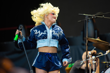 Amyl And The Sniffers To Stream Their Largest-Ever Gig From Alexandra Palace On YouTube
