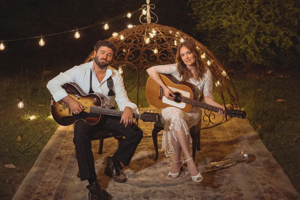 Angus & Julia Stone
