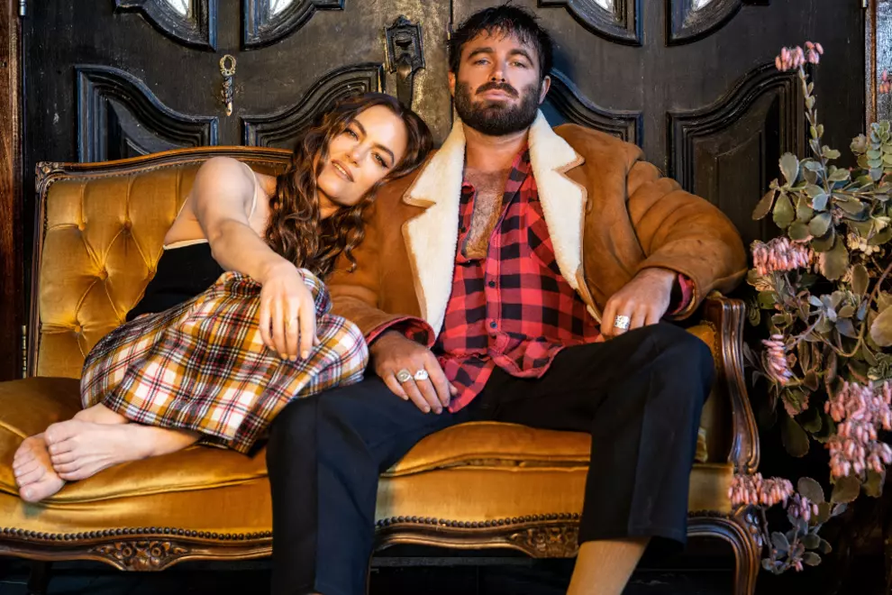 Angus and Julia Stone