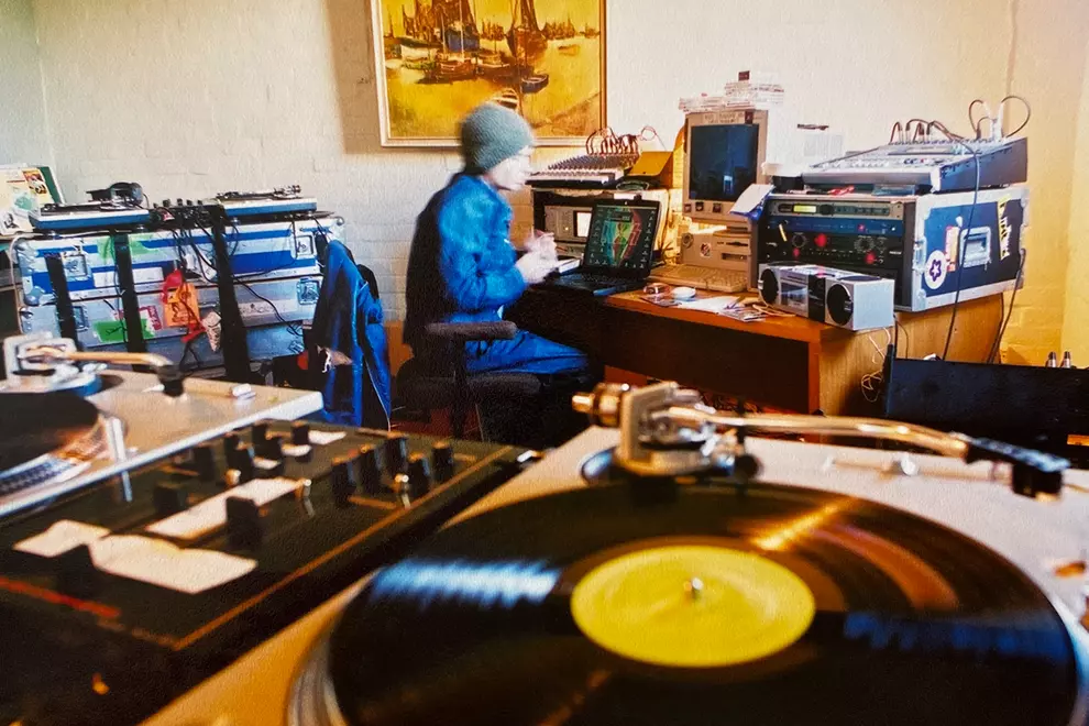 The making of 'Since I Left You' (pic by Gen Kay)