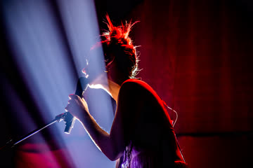 Live Review: Broods, Moby Rich