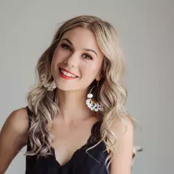 More Caitlyn Shadbolt