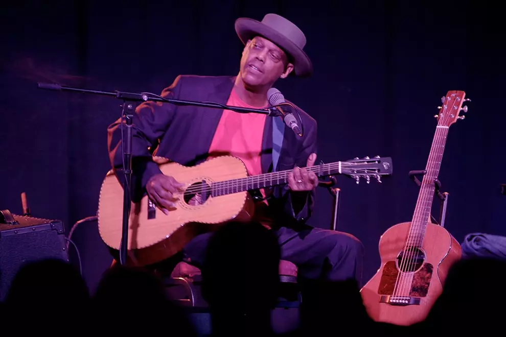 Eric Bibb @ Rock Rover. Pic by Alan Holbrook