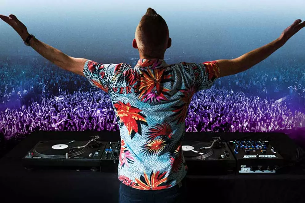 Fatboy Slim performing live