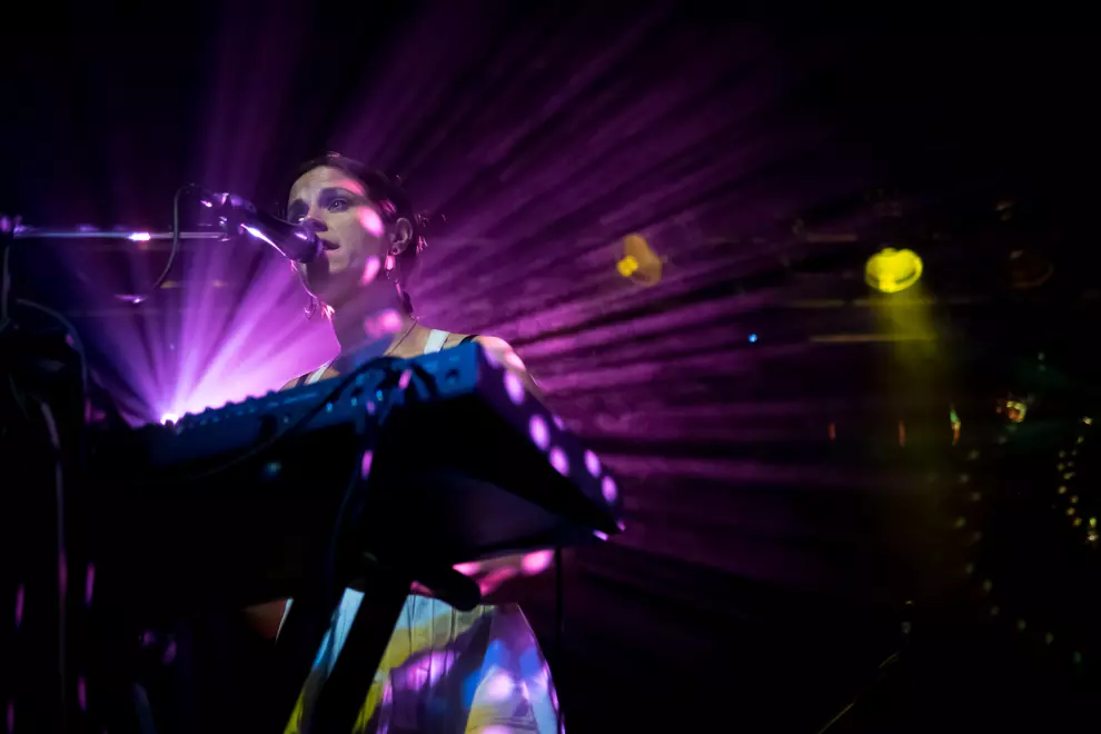 Felicity Groom @ Rosemount Hotel. Photos by Linda Dunjey.