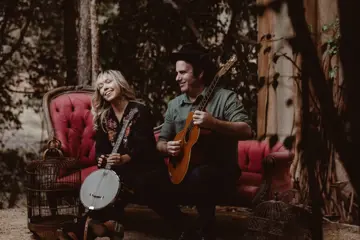 Felicity Urquhart & Josh Cunningham 