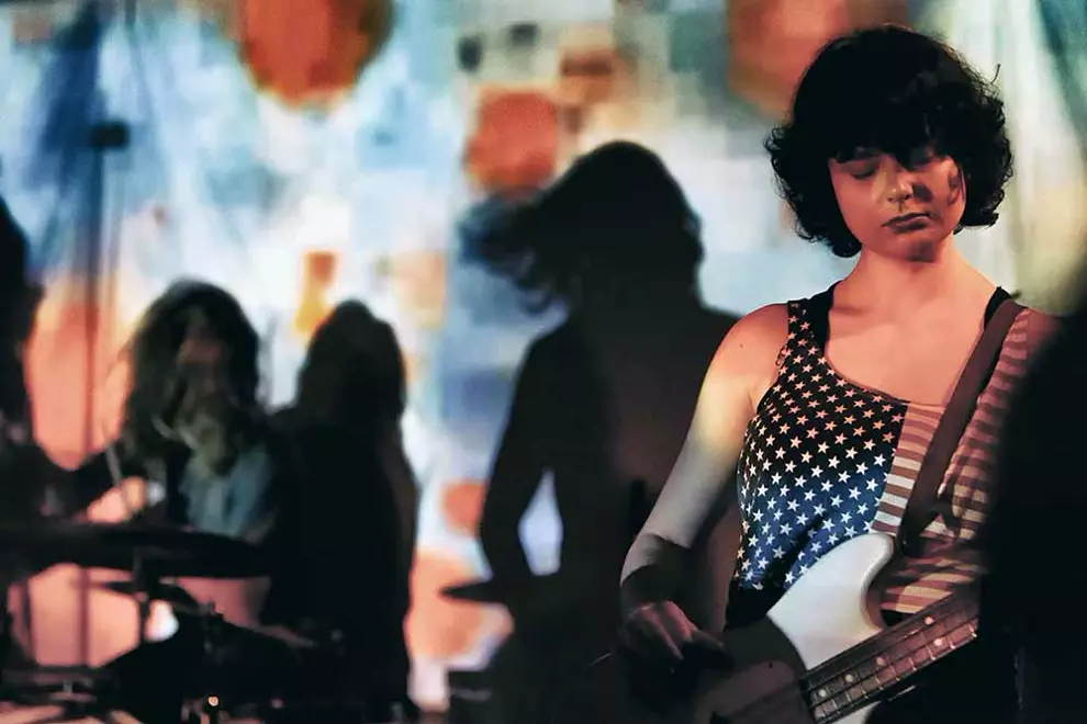 Flyying Colours @ Crown & Anchor Hotel