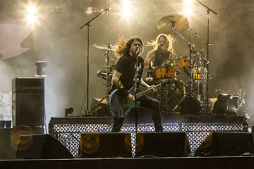 Live Review: Foo Fighters