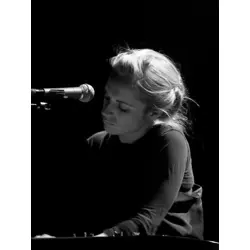 More Agnes Obel