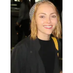 More AnnaSophia Robb