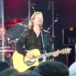 More Travis Tritt