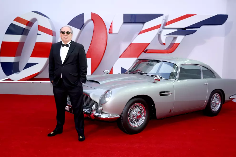 James Bond gets the Zimmer touch in 2021.