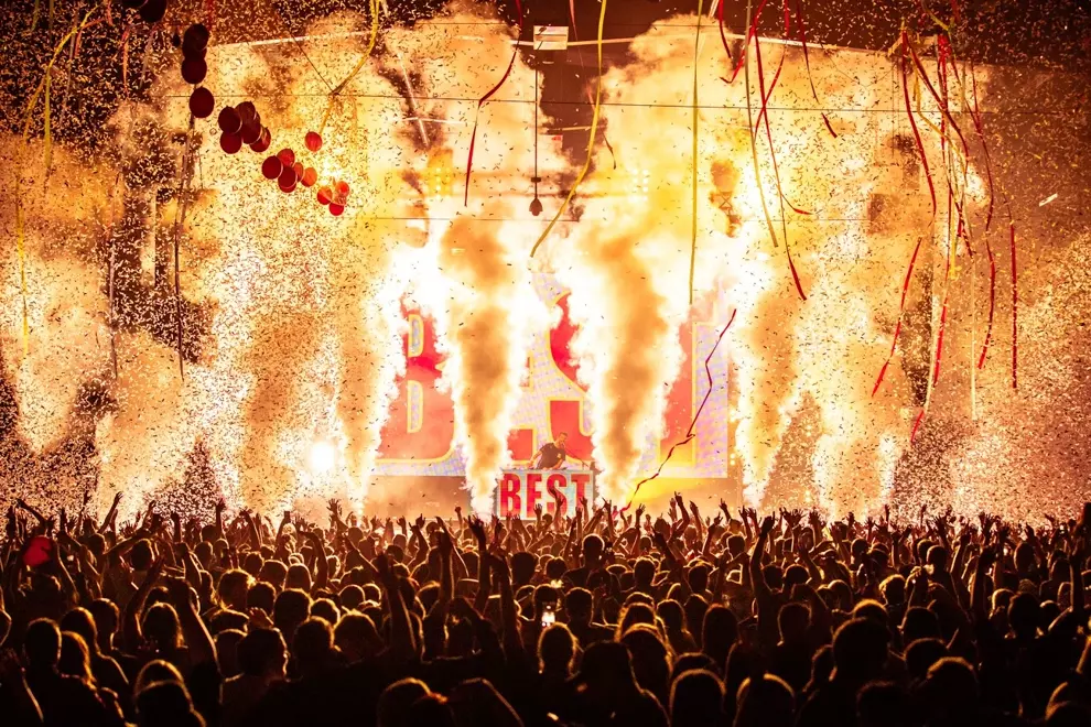 Hot Dub Time Machine