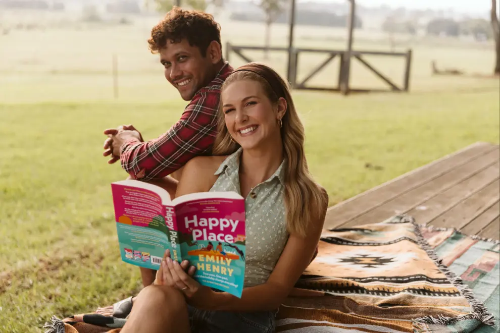 Jade Gibson & Kyle Shilling in 'Down The Road' music video