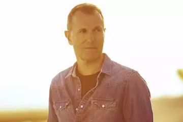 Photo of James Reyne
