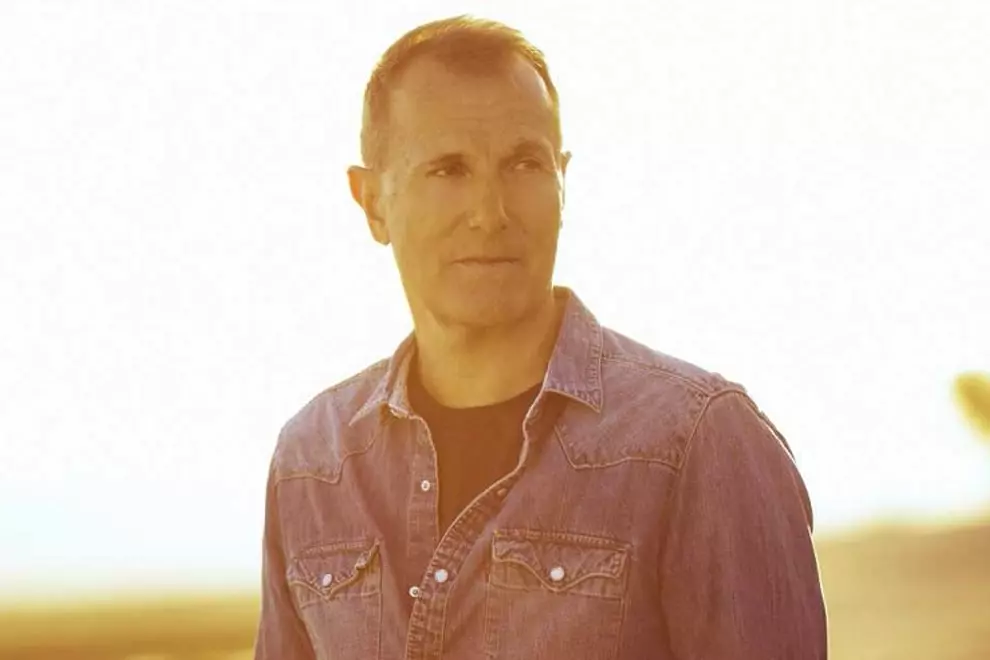 Photo of James Reyne