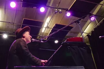 Photos by Alan Holbrook