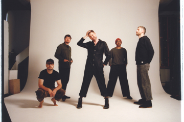 'We Were Trying To Think Big': Kaiser Chiefs Reflect On 20 Years Of 'Employment'