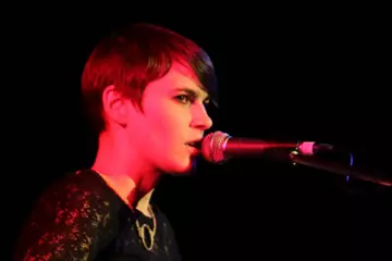 Kaki King, Pic by Glenn Waller