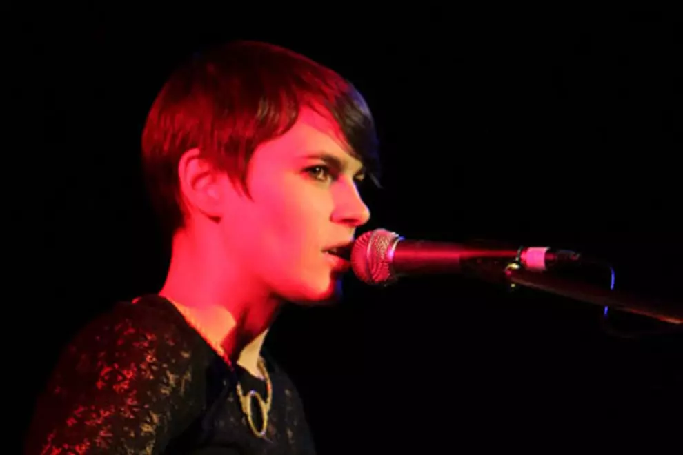 Kaki King, Pic by Glenn Waller