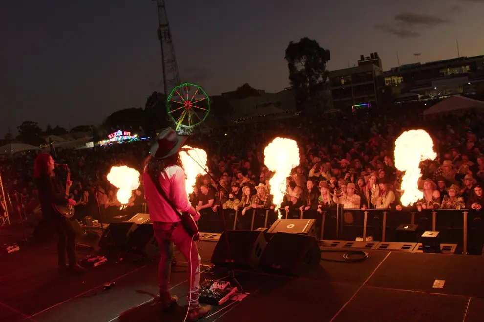 Kingswood performing live