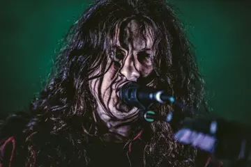 Kurt Vile & The Violators @ The Forum. Photos by Nathan Goldsworthy.