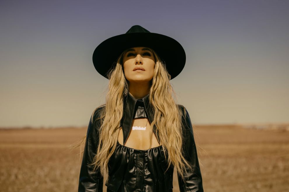 Lainey Wilson's Aussie & Kiwi Fans, Get Ready! 2026 Tour Announced!