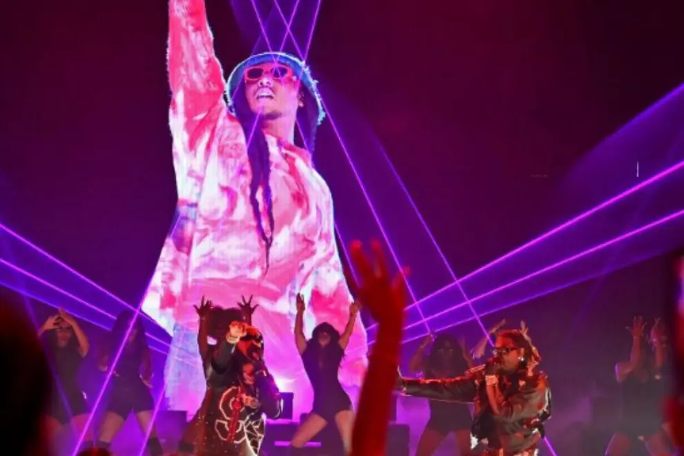 Migos' Offset and Quavo pay tribute to Takeoff at the BET Awards.