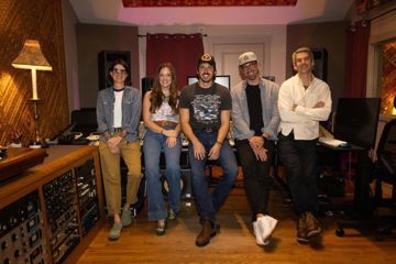 Morgan Evans Signs With Virgin Music Group And Announces New Single