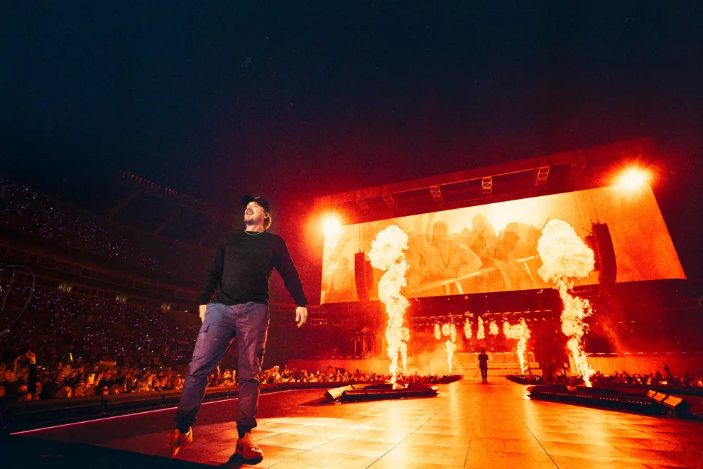 Morgan Wallen performing live