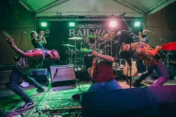 Photos by Elliot Cahill