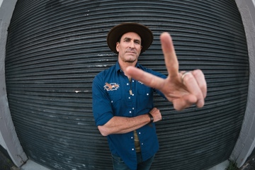 Pete Murray Returns To Independence On New Album 'Longing': 'I Knew This Was Going To Work'