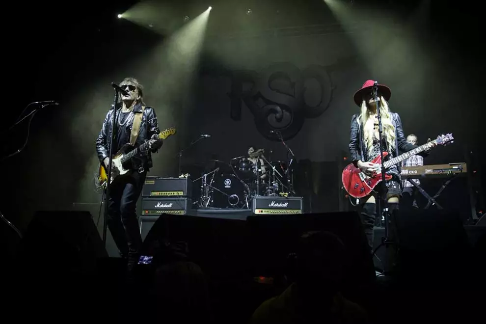 Sambora & Orianthi in Melbourne on Tuesday night. Pic by Jaz Meadows