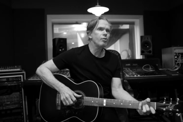 Rick Price performing 'Heaven Knows'