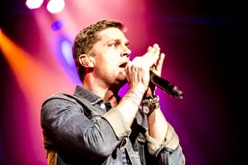 Rob Thomas performing in Melbourne on Saturday night. Pic by Lucinda Goodwin