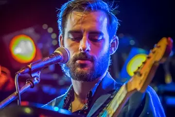 Robert Ellis. Photo by Linda Dunjey