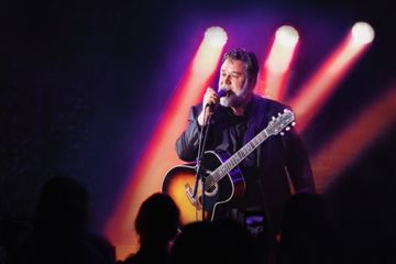Russell Crowe’s Band Indoor Garden Party Set To Play One Off Show In Sydney