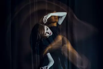 Sarah Blasko ; Photo by Cybele Malinowski