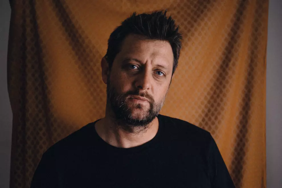 Catch Shane Nicholson's brand new album 'Living In Colour' live in action tonight!