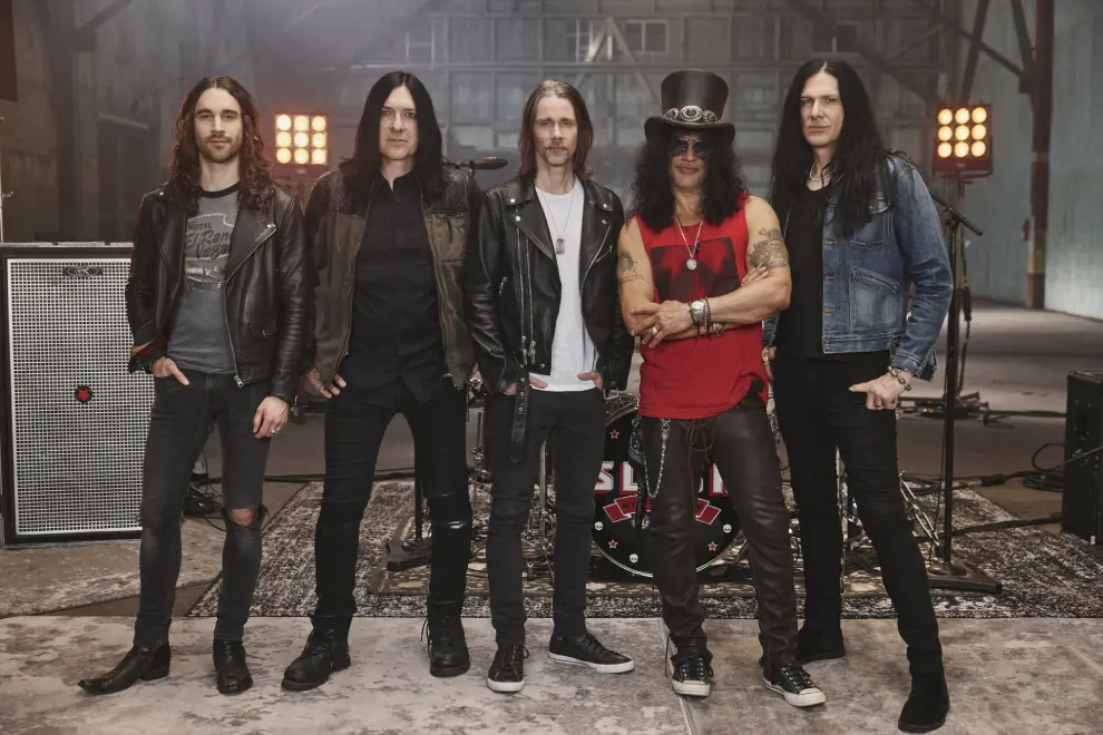 Slash feat. Myles Kennedy & The Conspirators