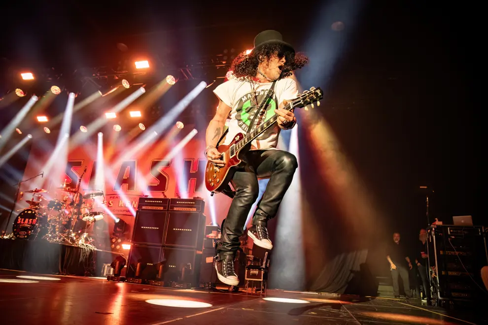 Slash feat Myles Kennedy & The Conspirators