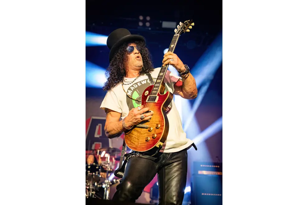 Slash feat Myles Kennedy & The Conspirators