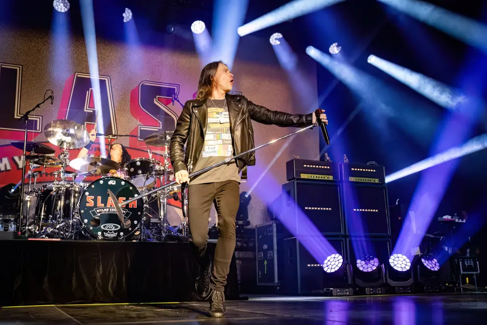 Slash feat Myles Kennedy & The Conspirators