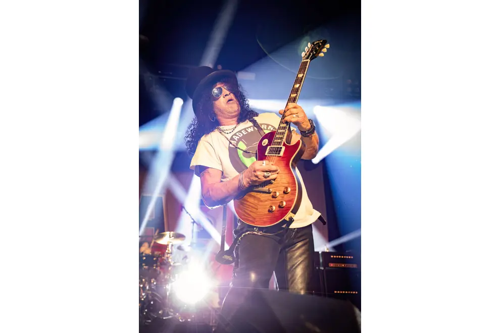 Slash feat Myles Kennedy & The Conspirators