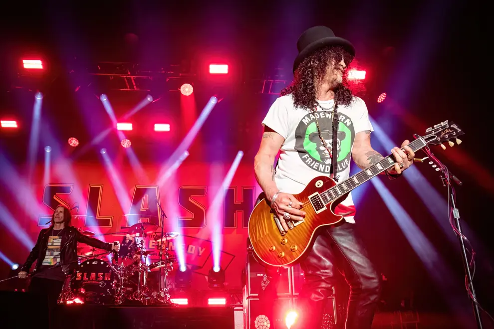Slash feat Myles Kennedy & The Conspirators
