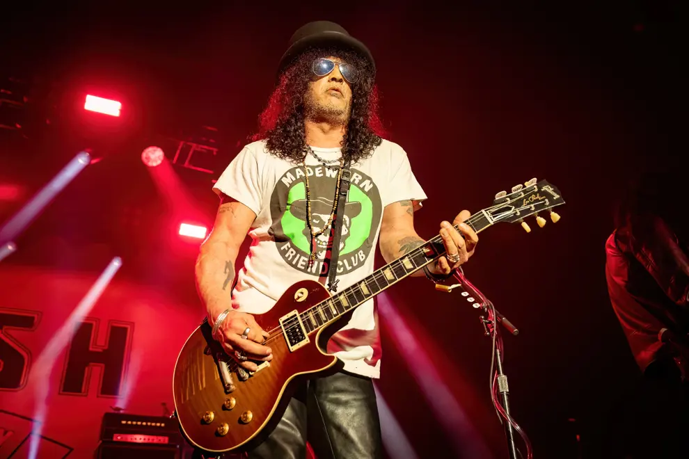 Slash feat Myles Kennedy & The Conspirators