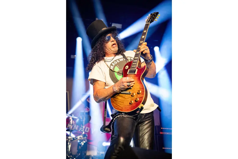 Slash feat Myles Kennedy & The Conspirators