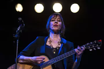 Suzanne Vega @ Factory Theatre, Pic by Peter Sharp