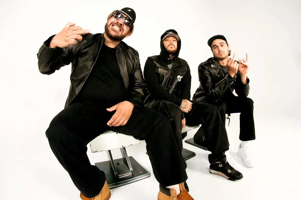 Nooky, Dallas Woods & Angus Field as 3%